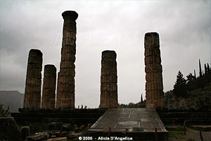 DELFOS - Templo de APOLO